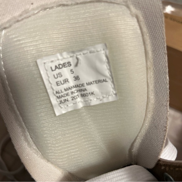 Chicago White Roller Skates - Picture 14 of 15